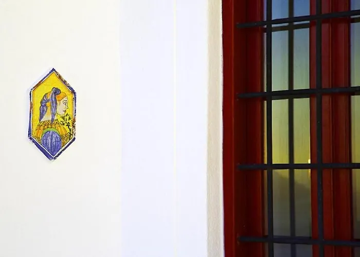 The Architect's Cave House * 이아